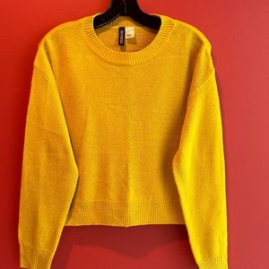 Divided H&M Knitted Drop Shoulder Crop Sweater Size S